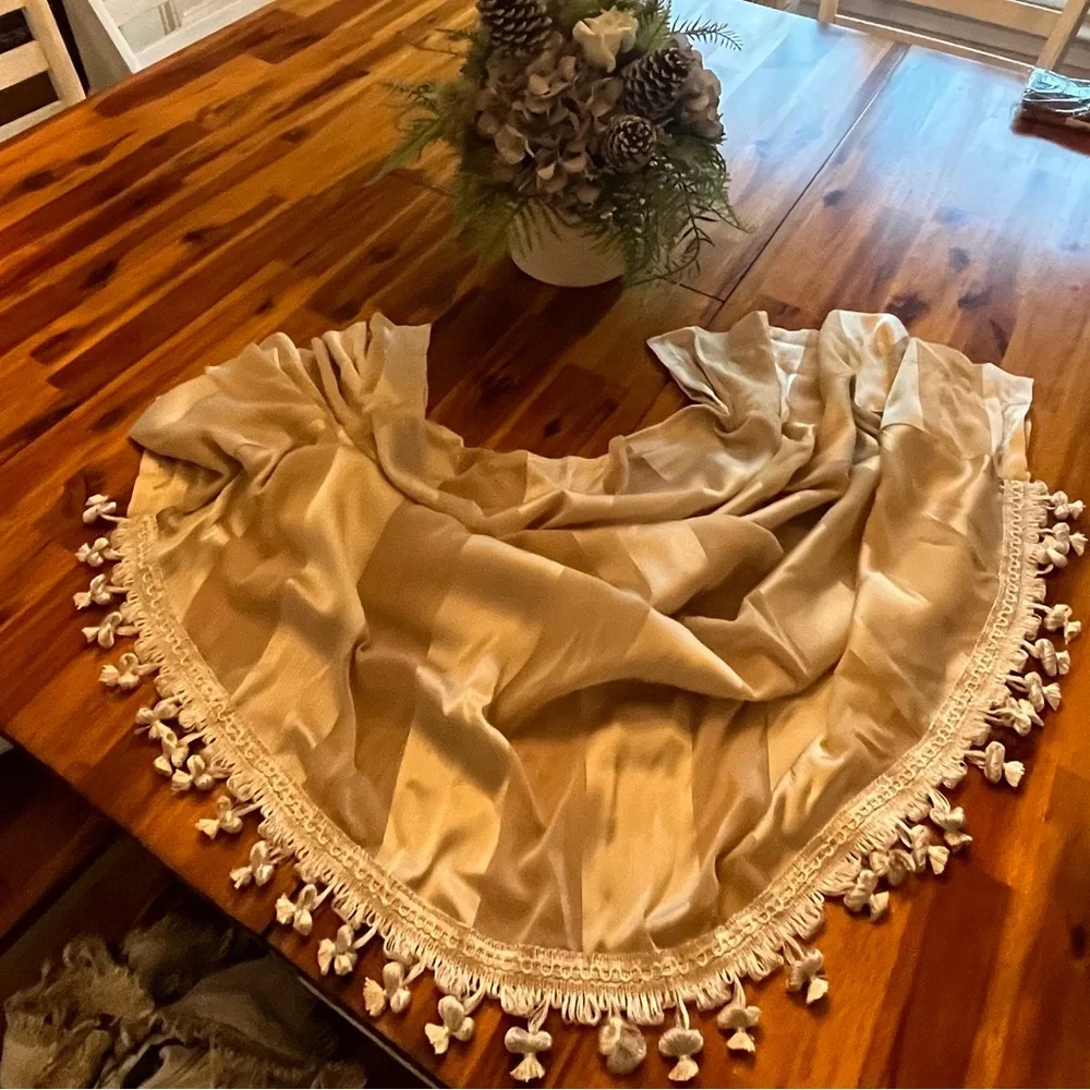 Elegant Gold Waterfall Valance (window curtains)